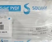    處理Solef PVDF原料安全嗎，是否需要特殊的設備來處理Solef PVDF（聚偏二氟乙烯）？